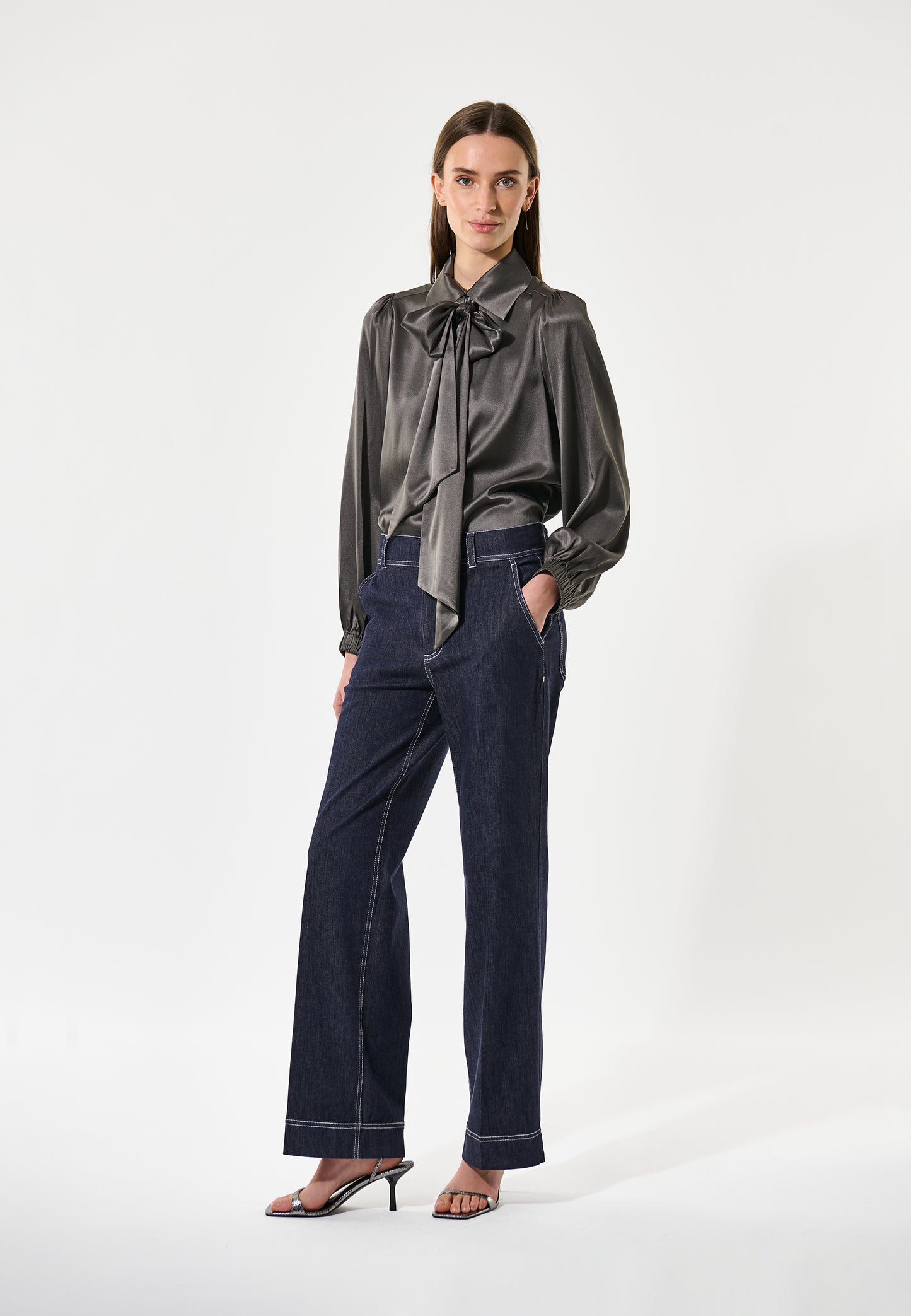 KIKKIDEA  - DEA KUDIBAL - ANCHOR