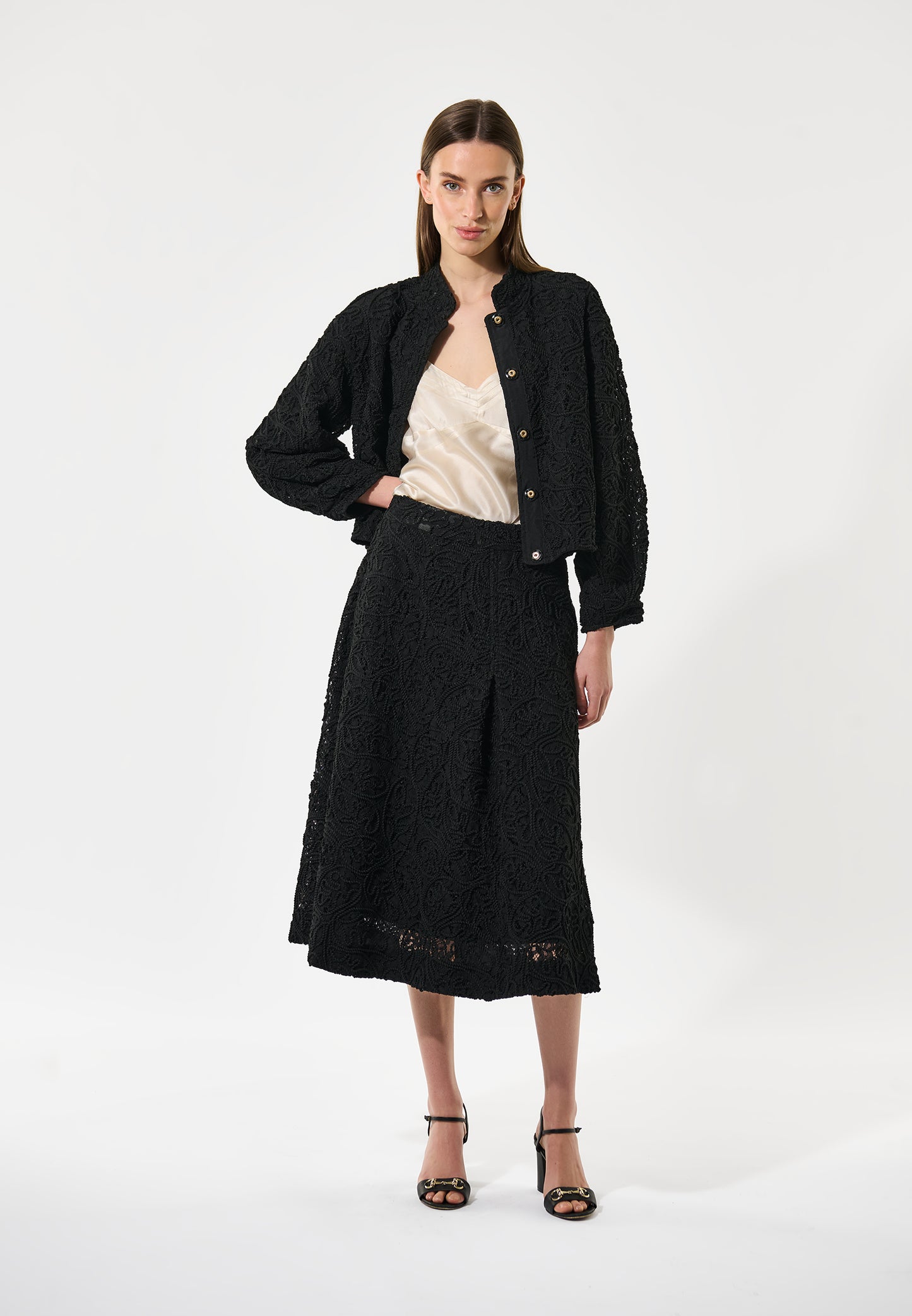 ALMADEA - DEA KUDIBAL - BLACK