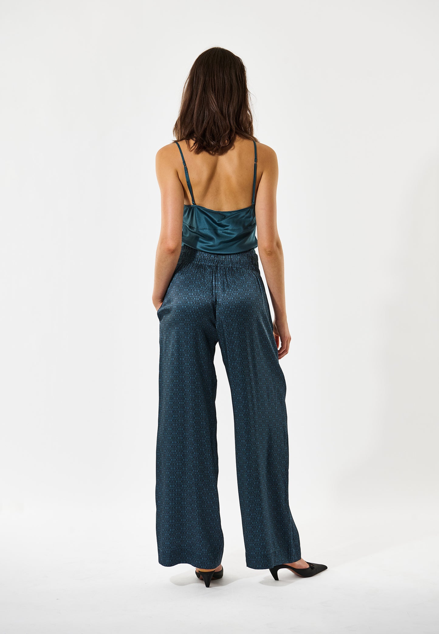 IVALADEA - DEA KUDIBAL - HYDRO