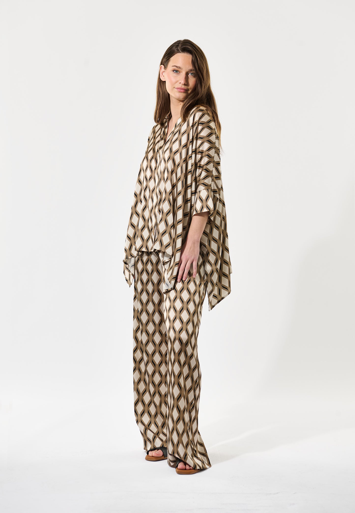 MANDYDEA - DEA KUDIBAL - BRILLIANTE