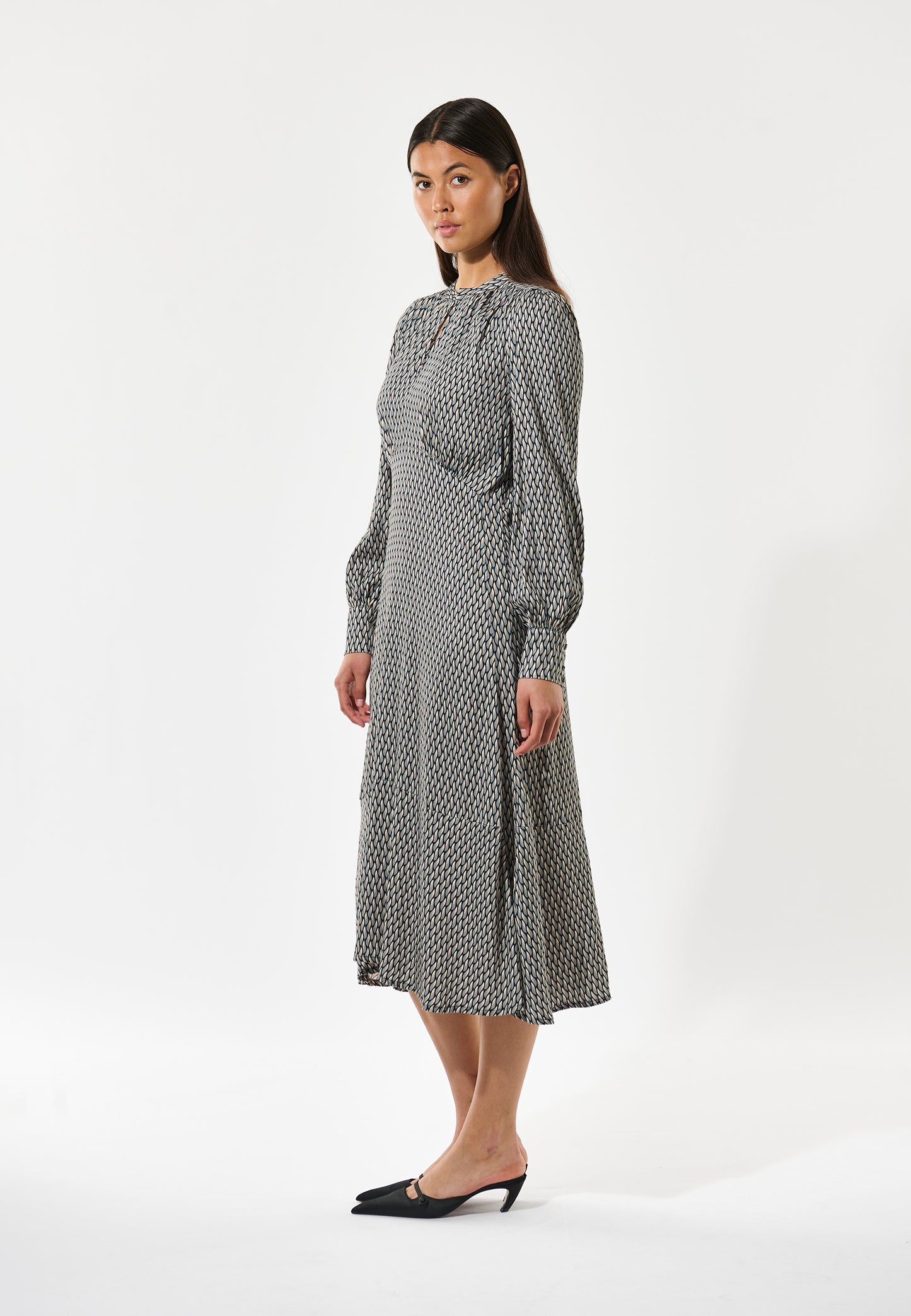 RUMERDEA - DEA KUDIBAL - SHIRO