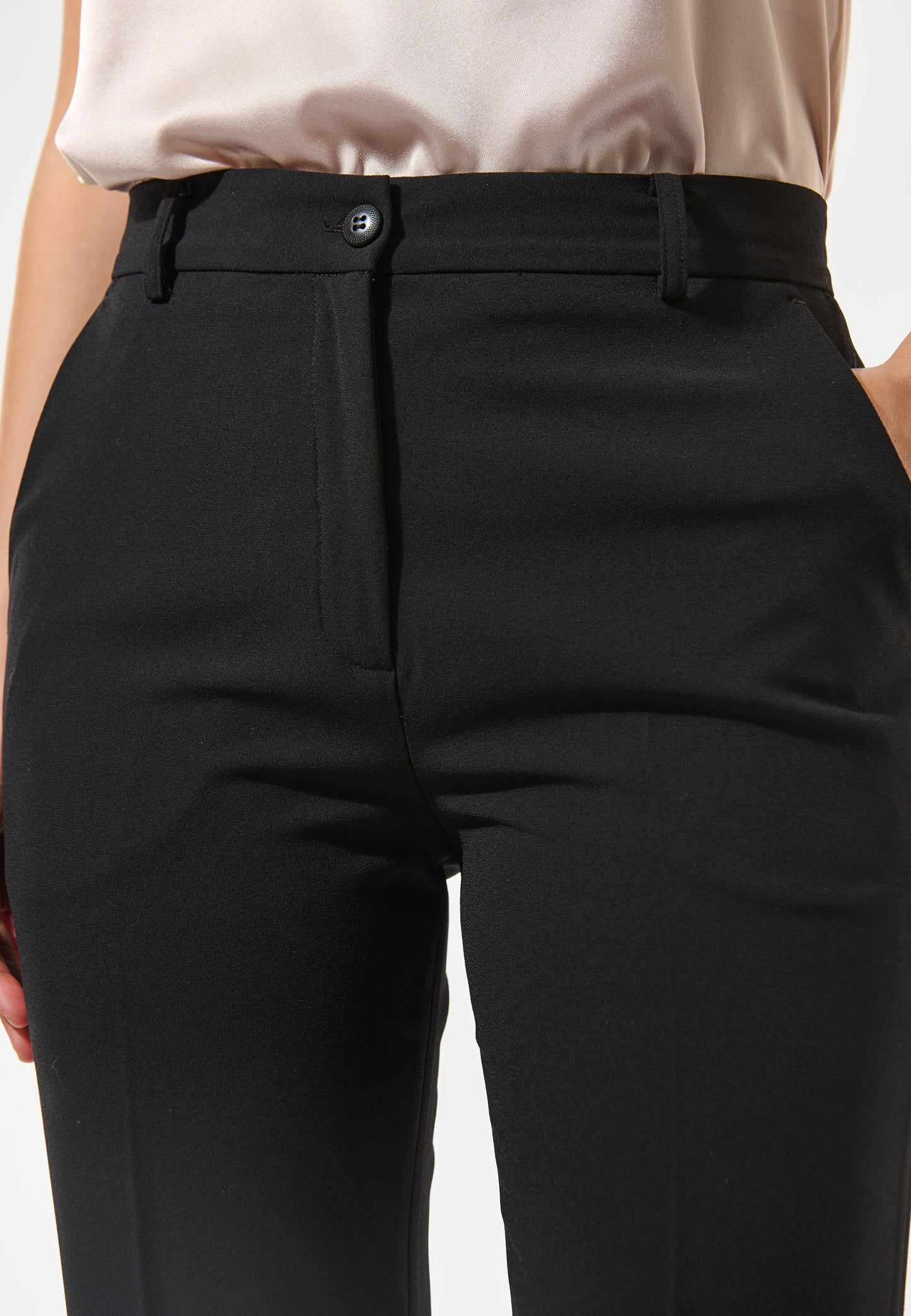 RIHANNADEA - DEA KUDIBAL - BLACK