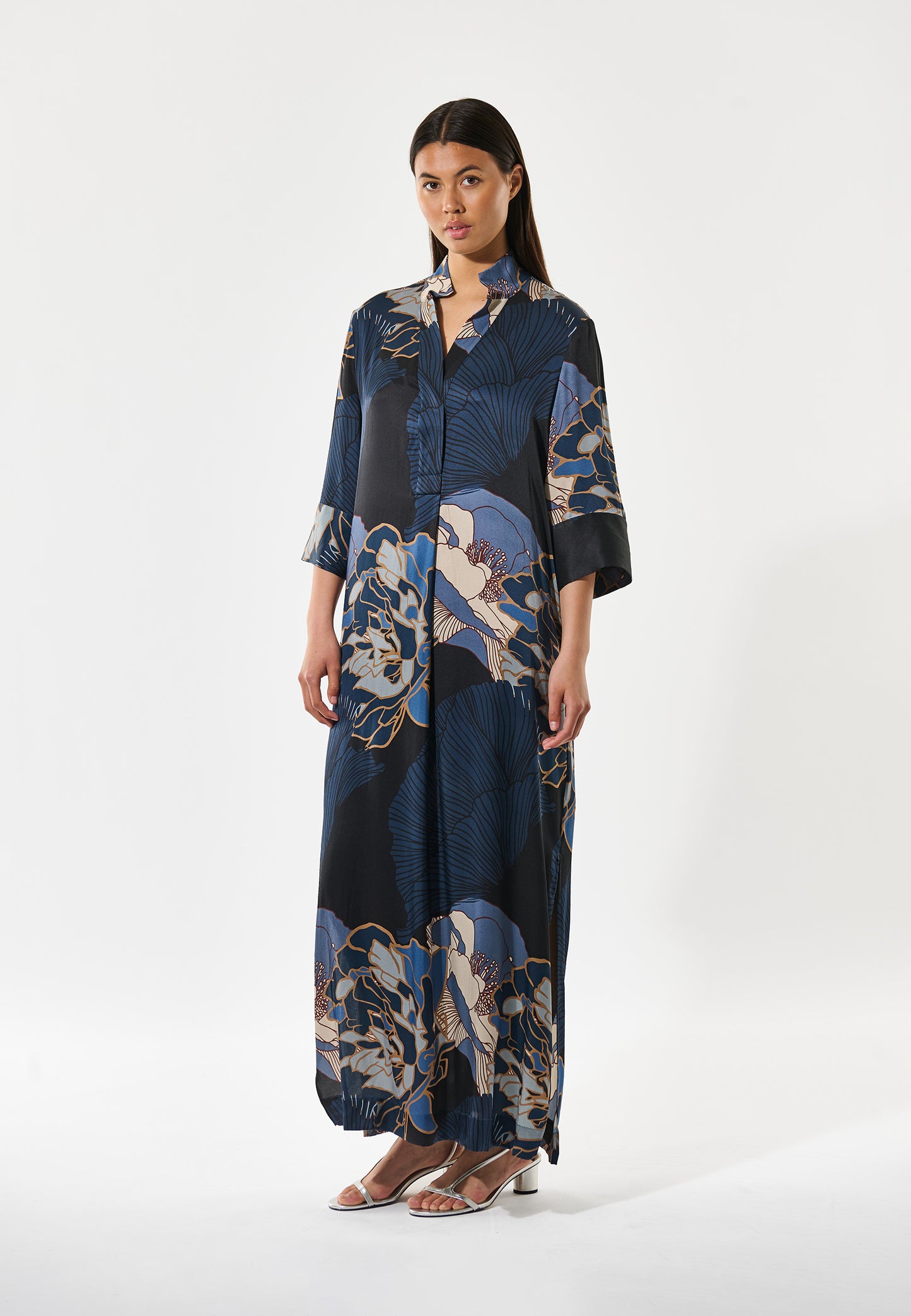 HELGADEA - DEA KUDIBAL - ALEPIDIA BLUE