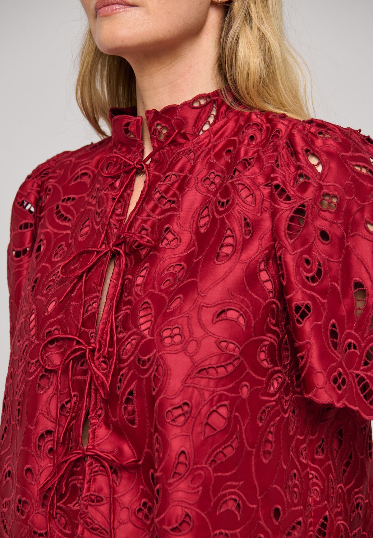 ANJADEA - DEA KUDIBAL - BRODERIE RED