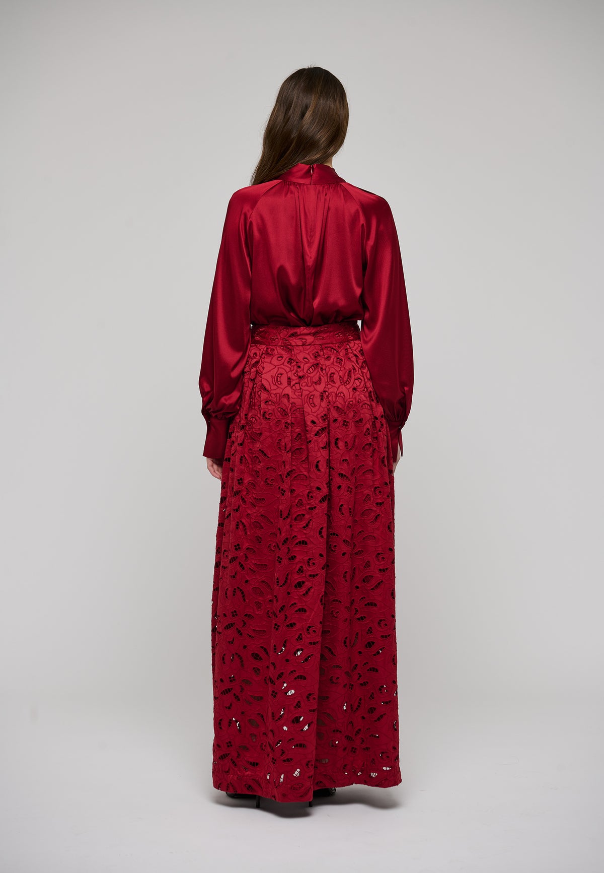 MADELAINEDEA-DEA KUDIBAL-CRANBERRY