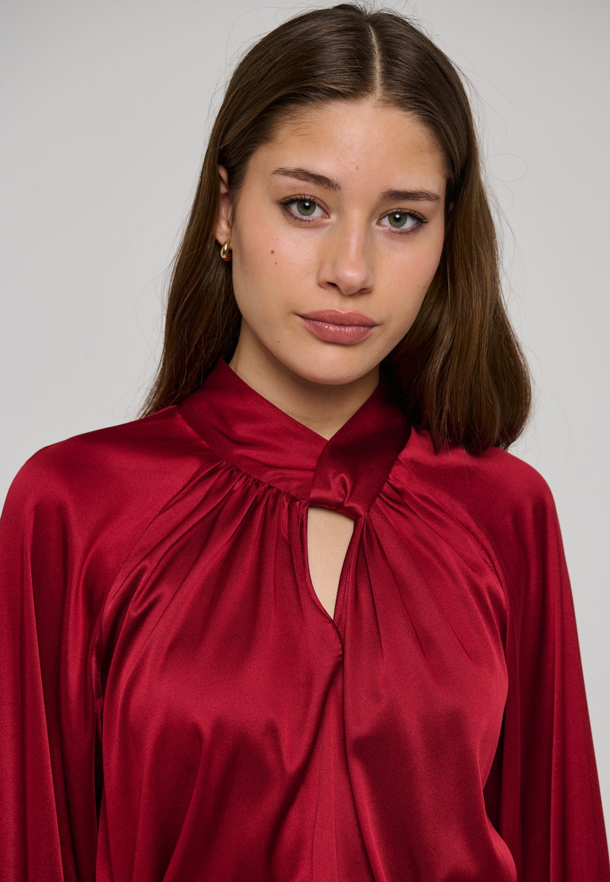 MADELAINEDEA-DEA KUDIBAL-CRANBERRY