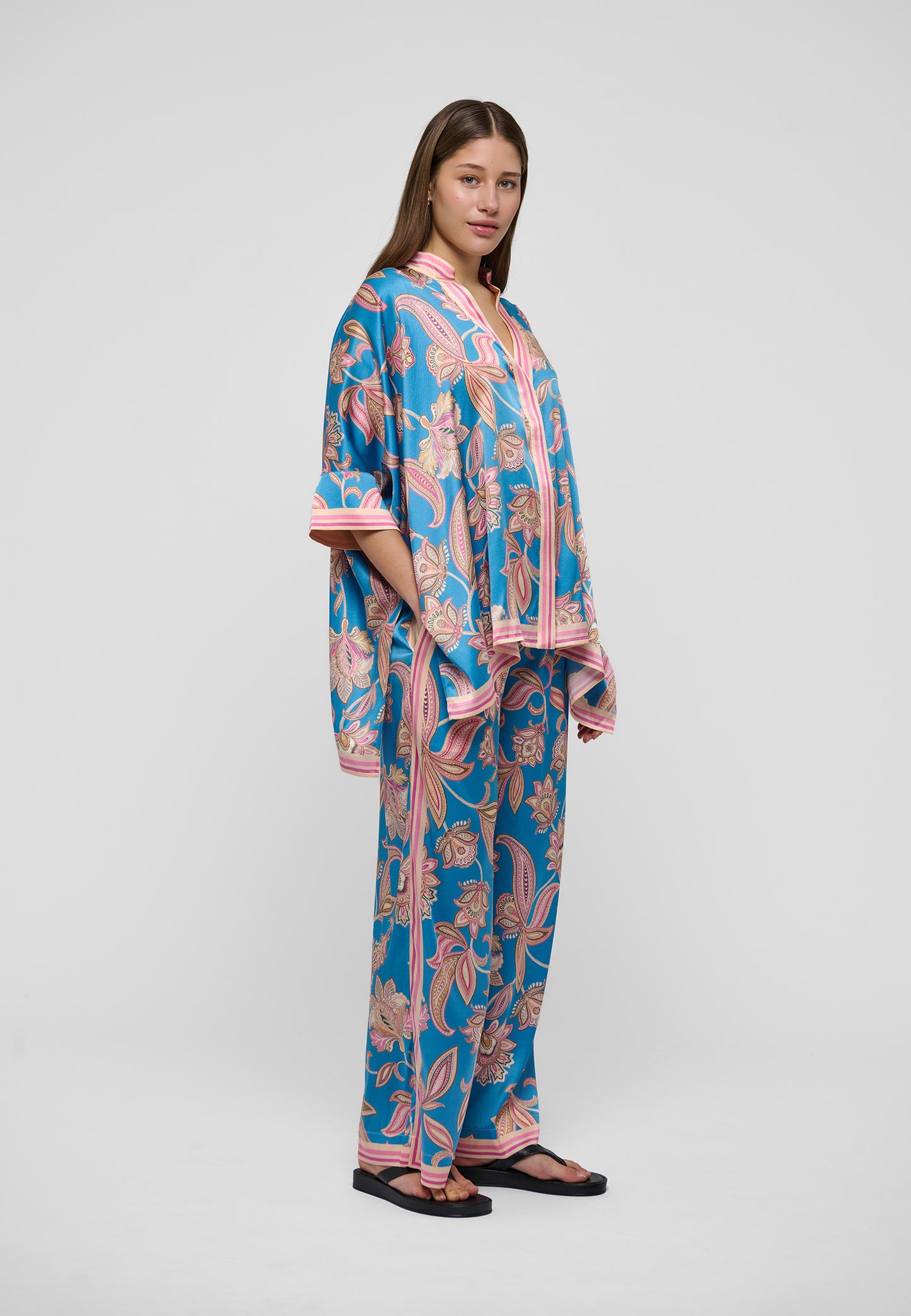 MANDYDEA - DEA KUDIBAL - GRAND PAISLEY OCEAN