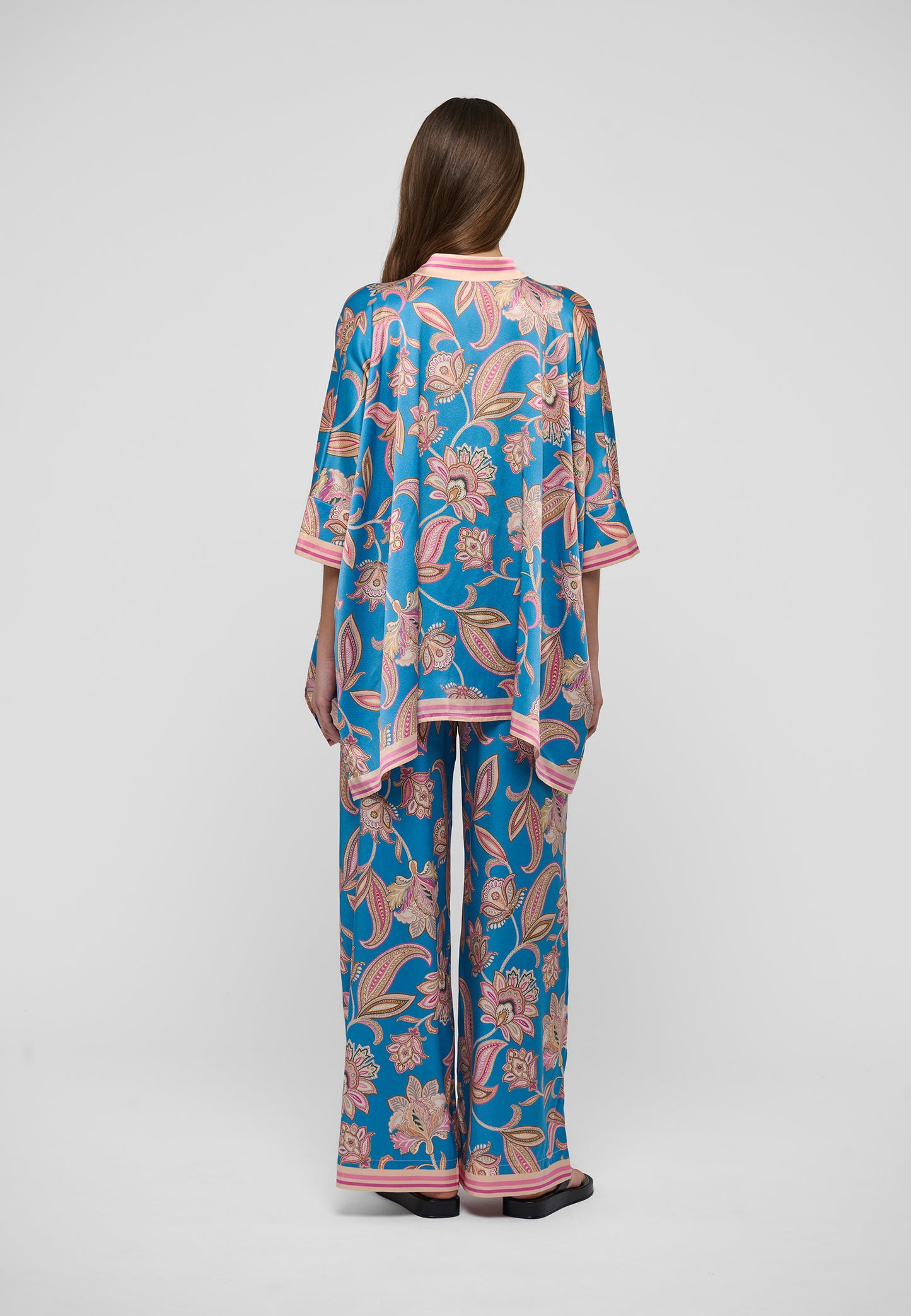 MANDYDEA - DEA KUDIBAL - GRAND PAISLEY OCEAN