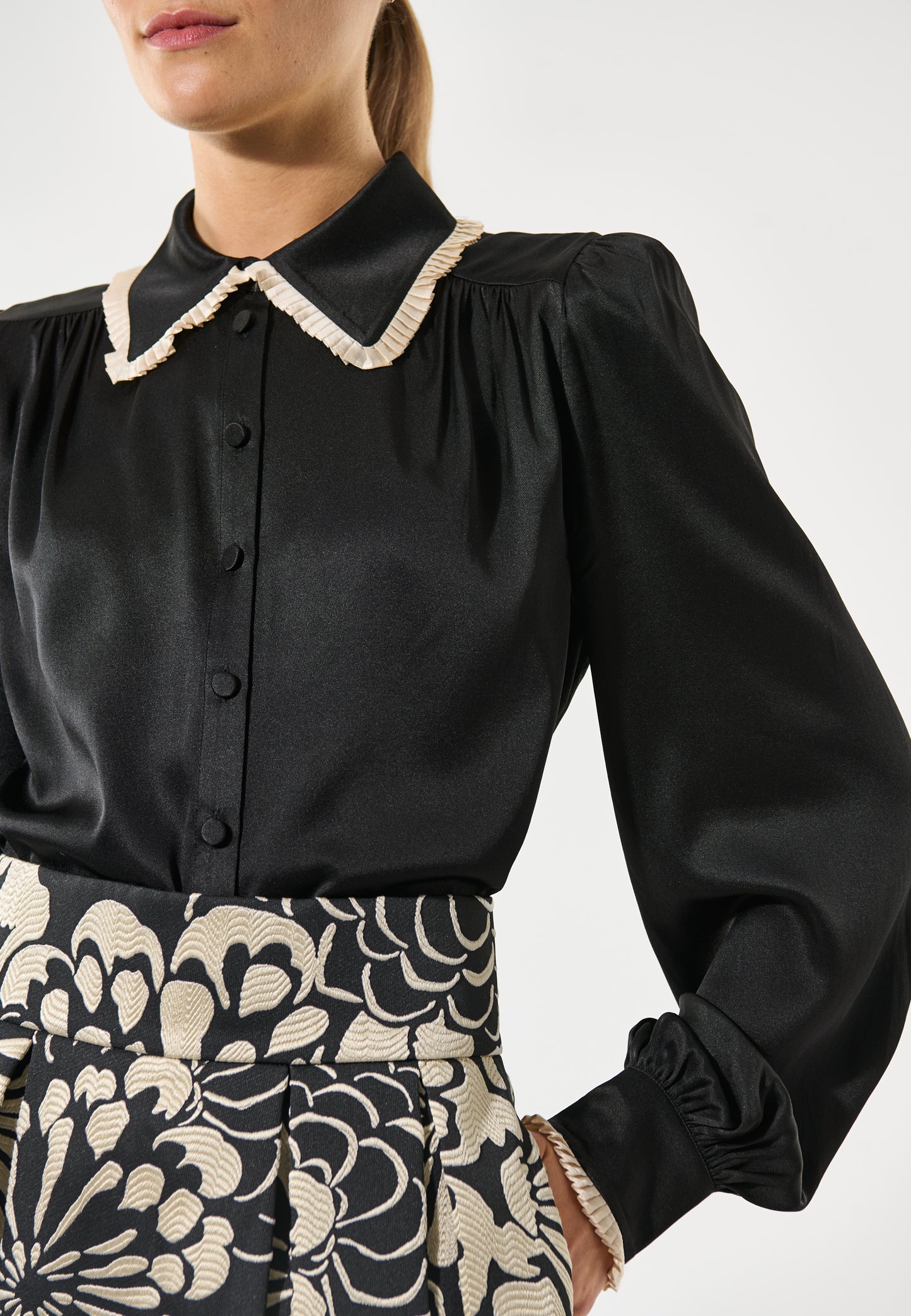 UMADEA - DEA KUDIBAL - BLACK