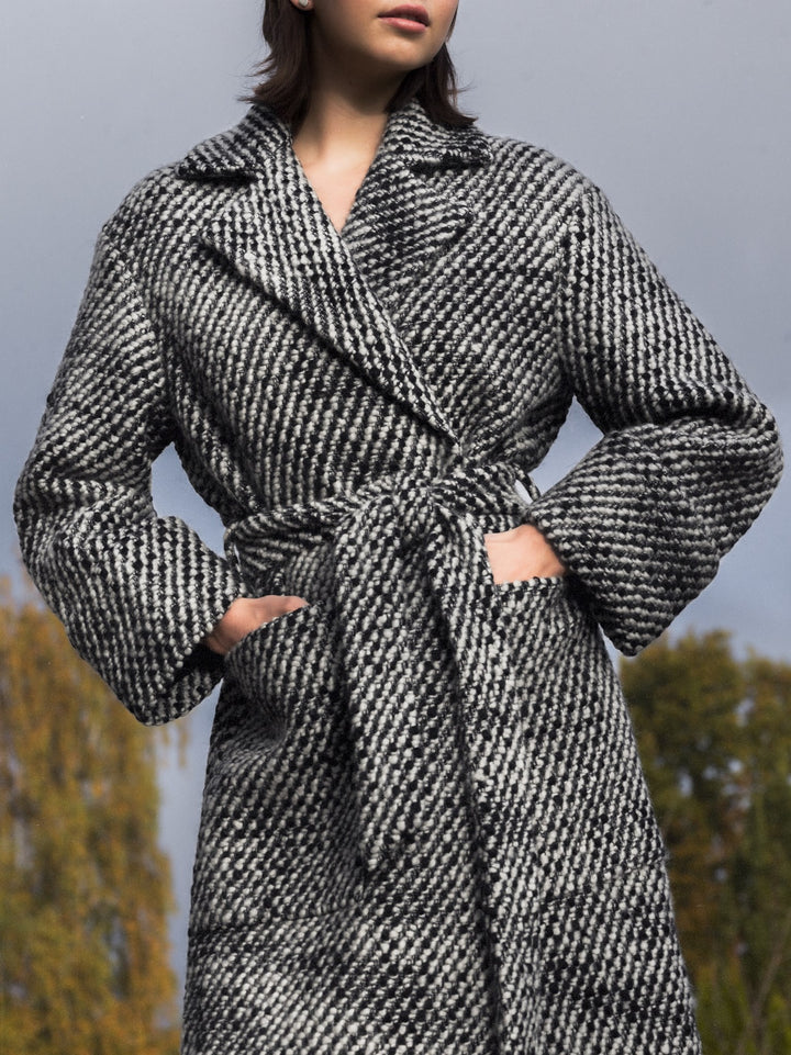 CHLODIADEA - DEA KUDIBAL - SALT & PEBER